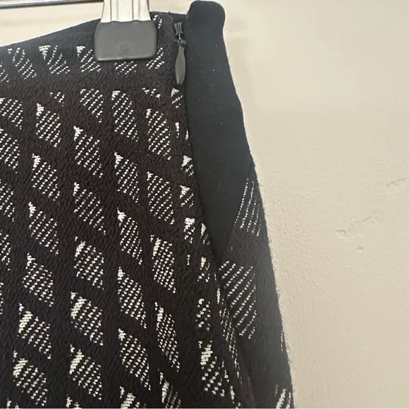 Diane Von Furstenberg Black and White Geometric Pencil Skirt - Picture 5 of 12